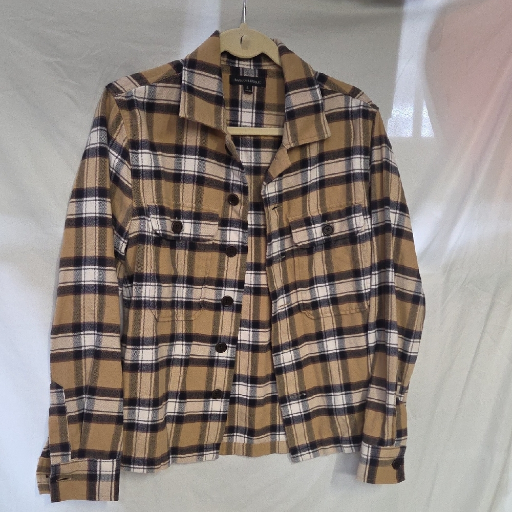 Banana Republic Plaid Button Down in Camel, Black & White Sm
